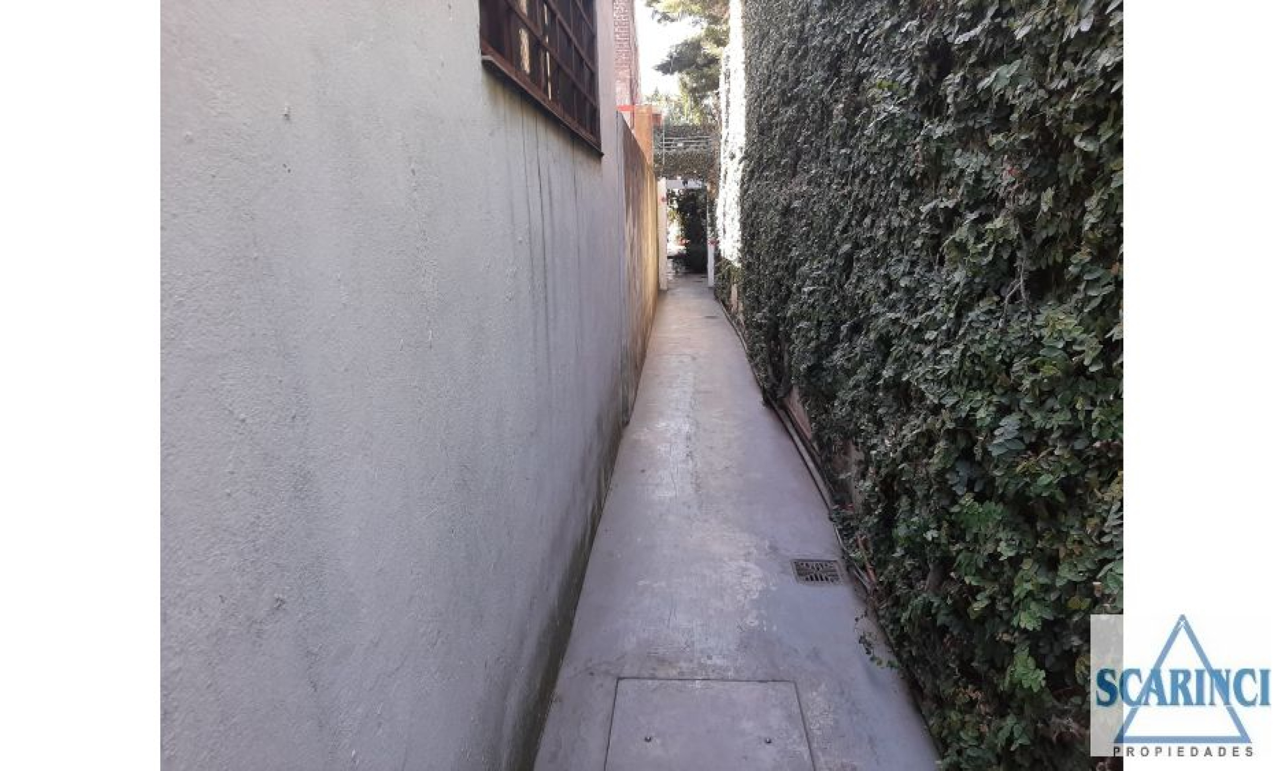 Casa de 4 ambientes sobre lote propio en venta Santos lugares.