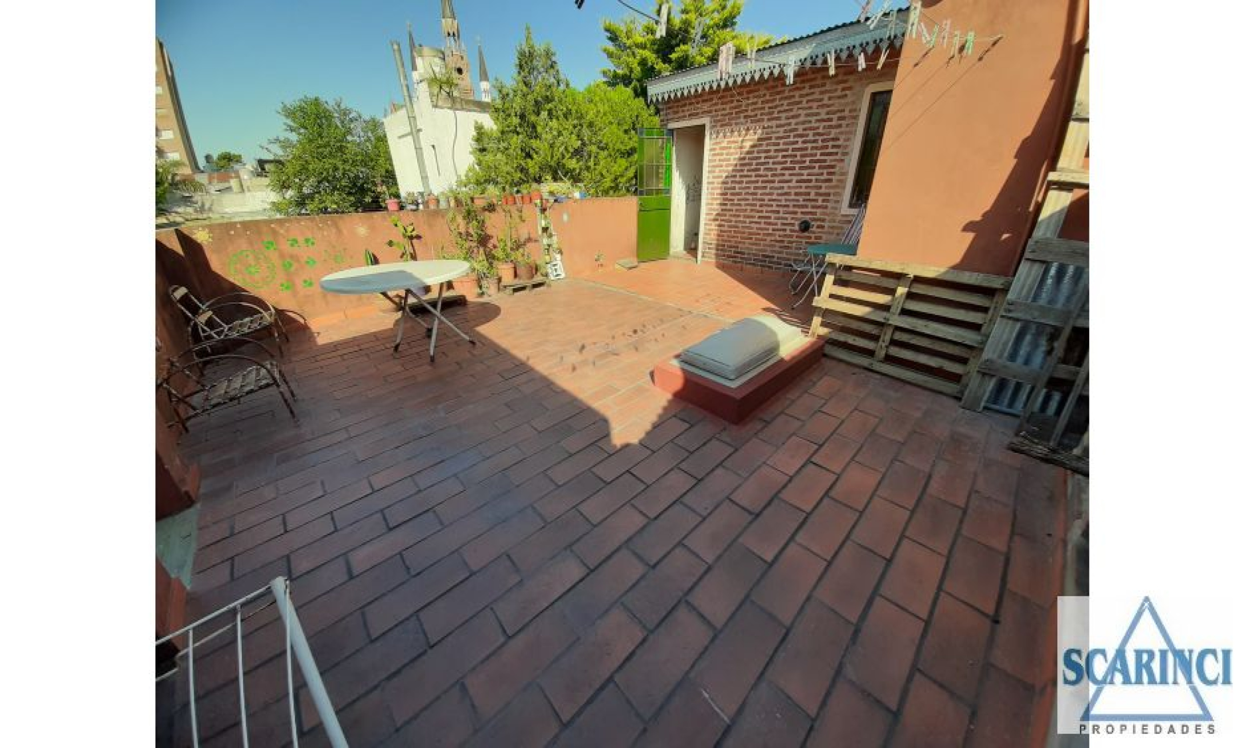 Casa de 4 ambientes sobre lote propio en venta Santos lugares.