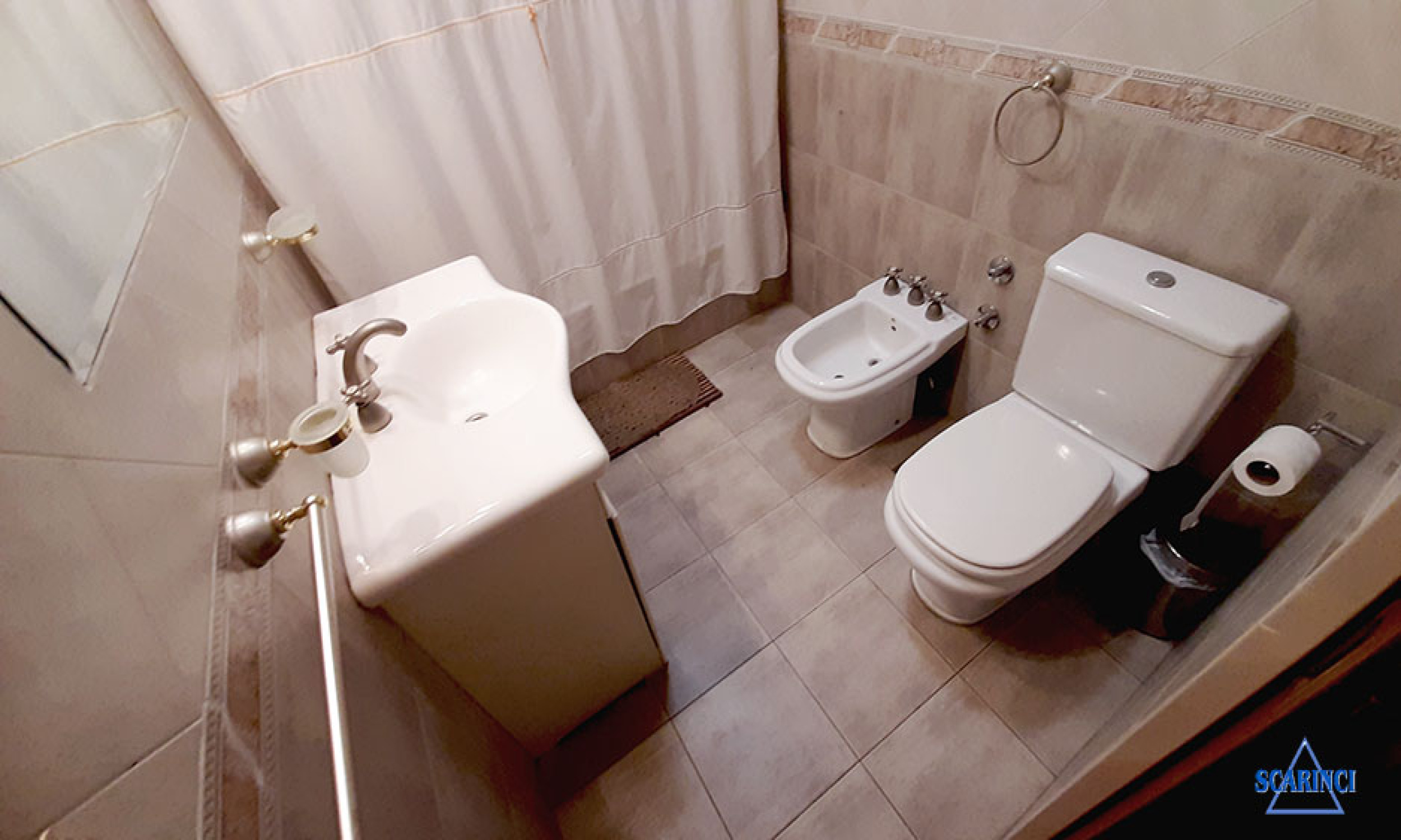 Pio XII 1300, Santos Lugares, Tres de Febrero, Provincia de Buenos Aires, Argentina, 4 Bedrooms Bedrooms, 3 Rooms Rooms,1 BathroomBathrooms,Casas,Venta,Pio XII,2061