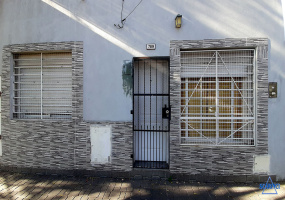Hornos 700, Villa Lynch, Buenos Aires, Argentina, 2 Habitaciones Habitaciones, 1 Habitación Habitaciones,1 BañoBathrooms,PH,Venta,Hornos,2082