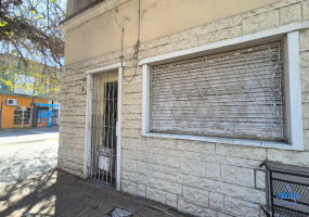 Bianchi 1300, Villa Lynch, San Martin, Provincia de Buenos Aires, Argentina, 4 Bedrooms Bedrooms, 3 Rooms Rooms,2 BathroomsBathrooms,Casas,Venta,Bianchi ,2134