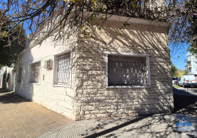 Bianchi 1300, Villa Lynch, San Martin, Provincia de Buenos Aires, Argentina, 4 Bedrooms Bedrooms, 3 Rooms Rooms,2 BathroomsBathrooms,Casas,Venta,Bianchi ,2134