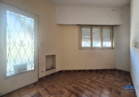 Bianchi 1300, Villa Lynch, San Martin, Provincia de Buenos Aires, Argentina, 4 Bedrooms Bedrooms, 3 Rooms Rooms,2 BathroomsBathrooms,Casas,Venta,Bianchi ,2134