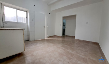 Alquiler Ph de 3 ambientes con patio - Villa Lynch. 
