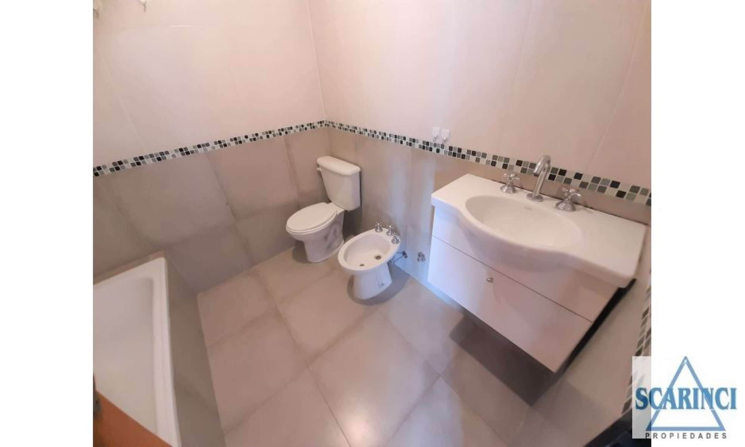 Alquileres en  Sáenz Peña, Tres de Febrero, Provincia de Buenos Aires, Argentina