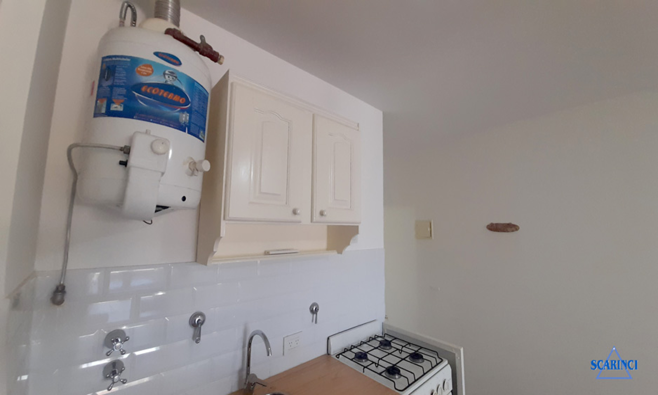 Mono ambiente con balcón en alquiler Sáenz Peña.