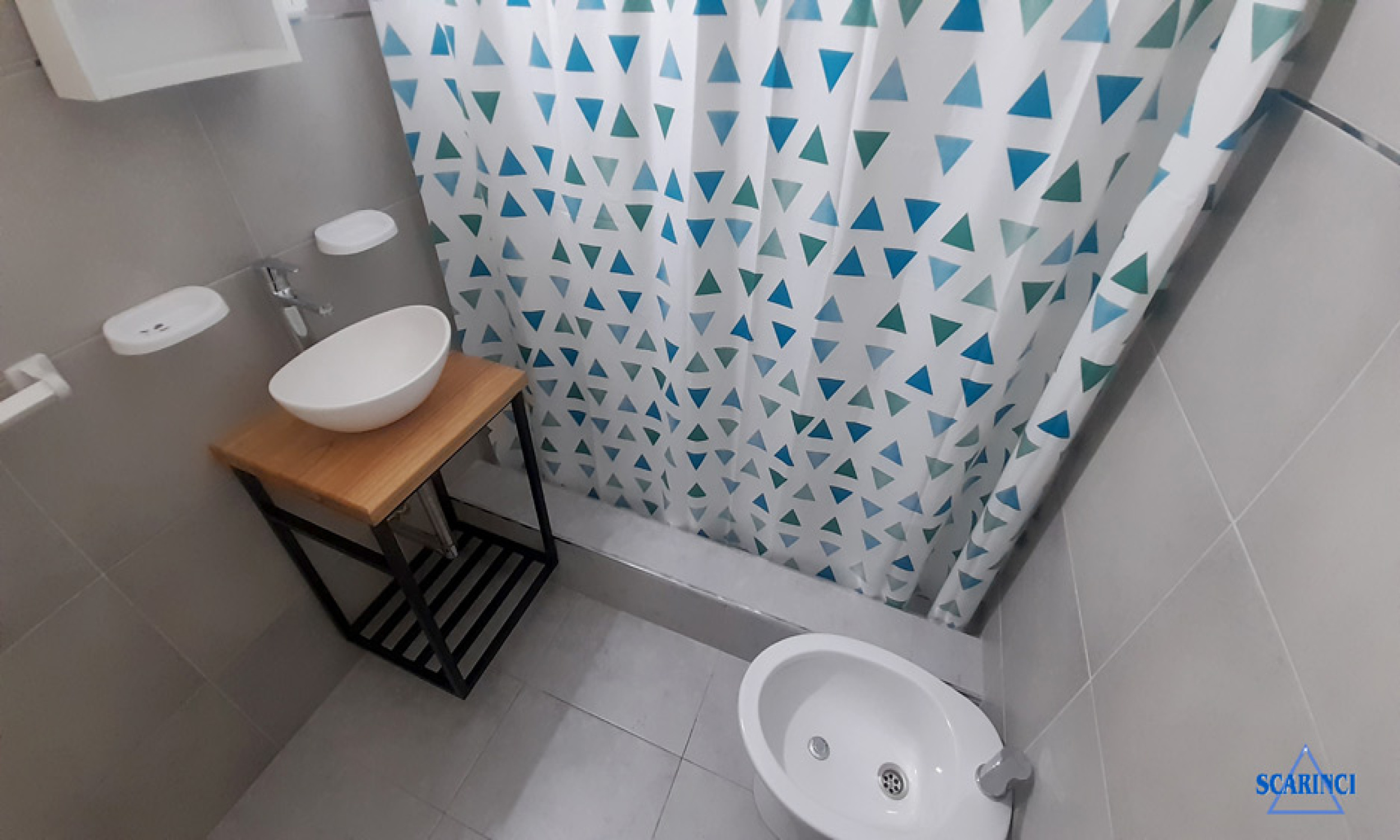 Mono ambiente con balcón en alquiler Sáenz Peña.