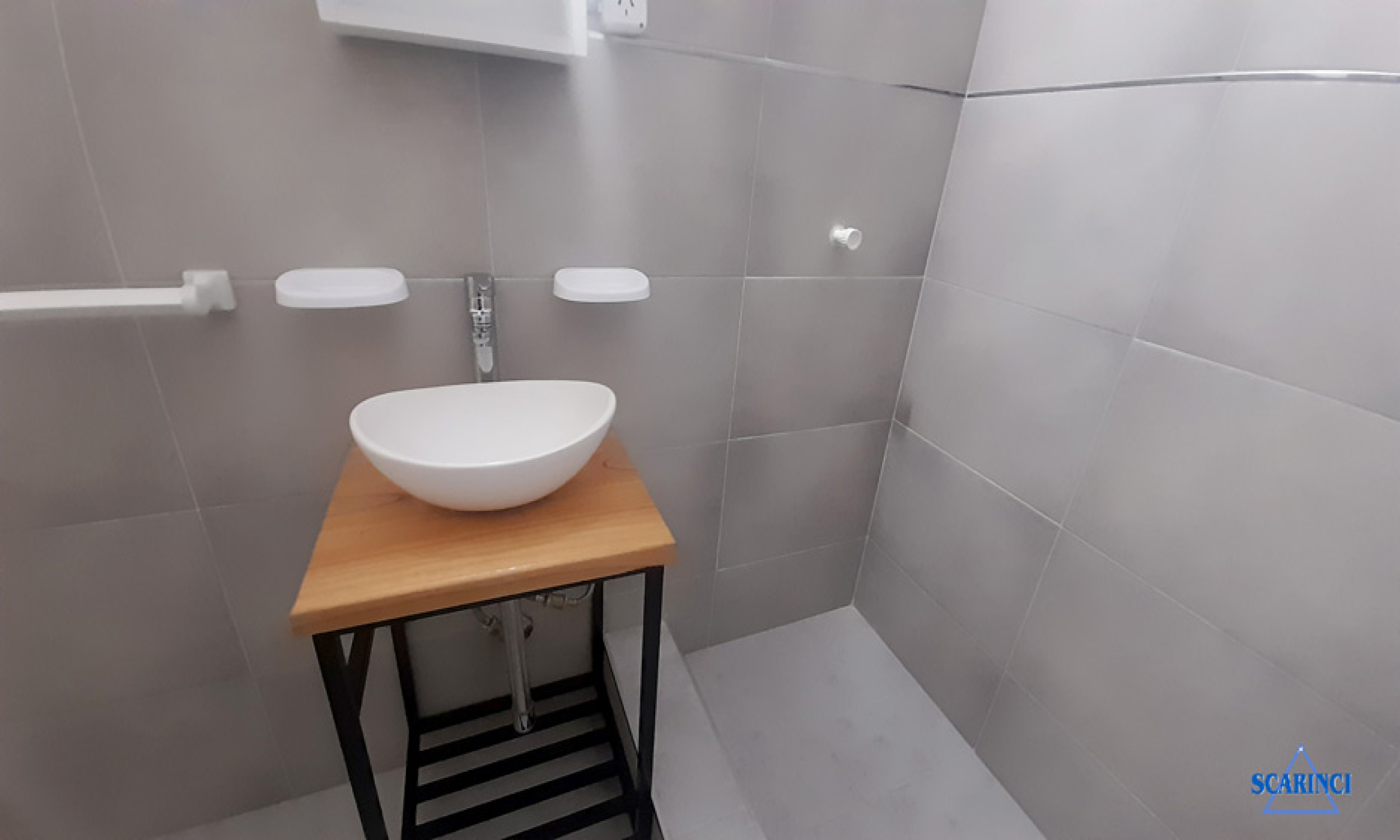 Mono ambiente con balcón en alquiler Sáenz Peña.