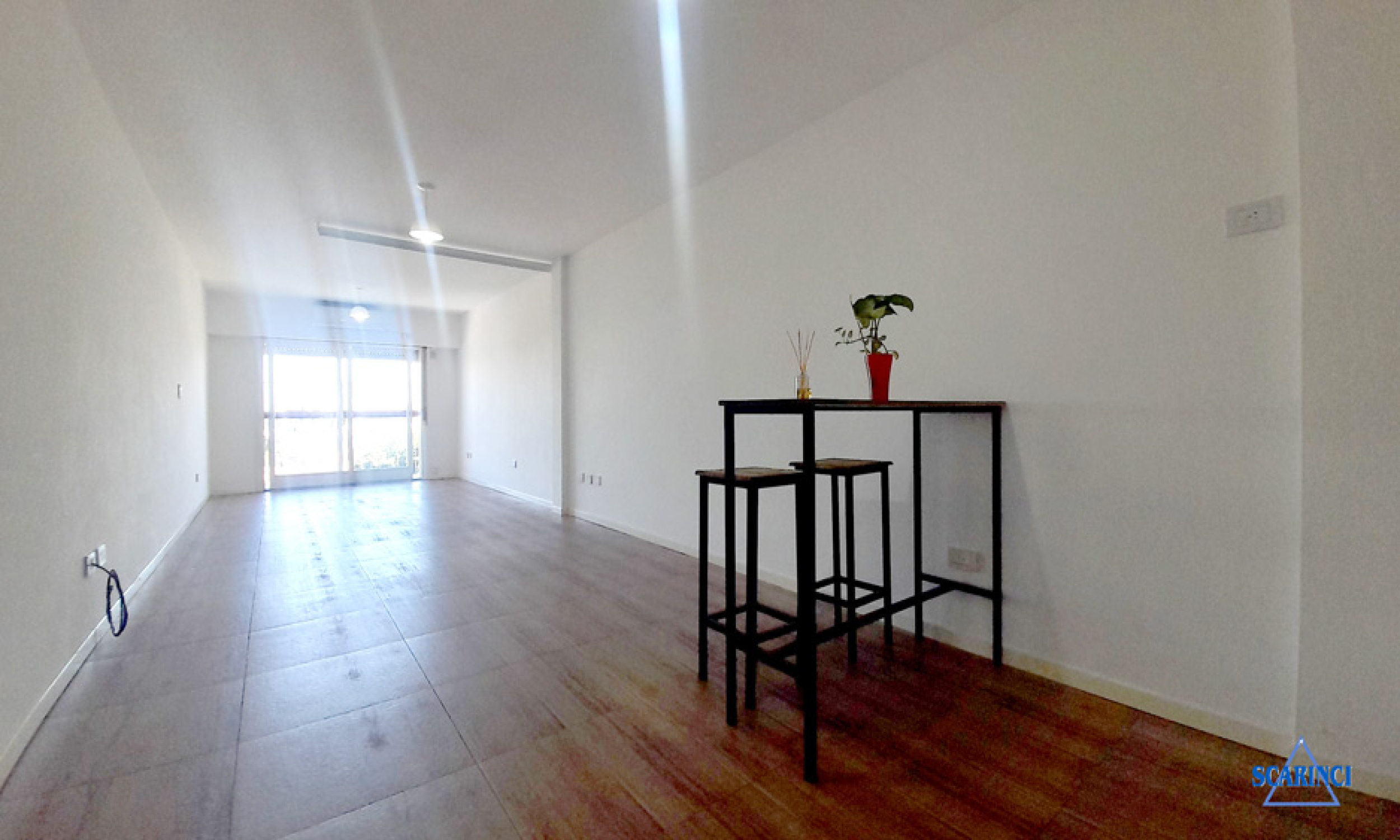 Mono ambiente con balcón en alquiler Sáenz Peña.