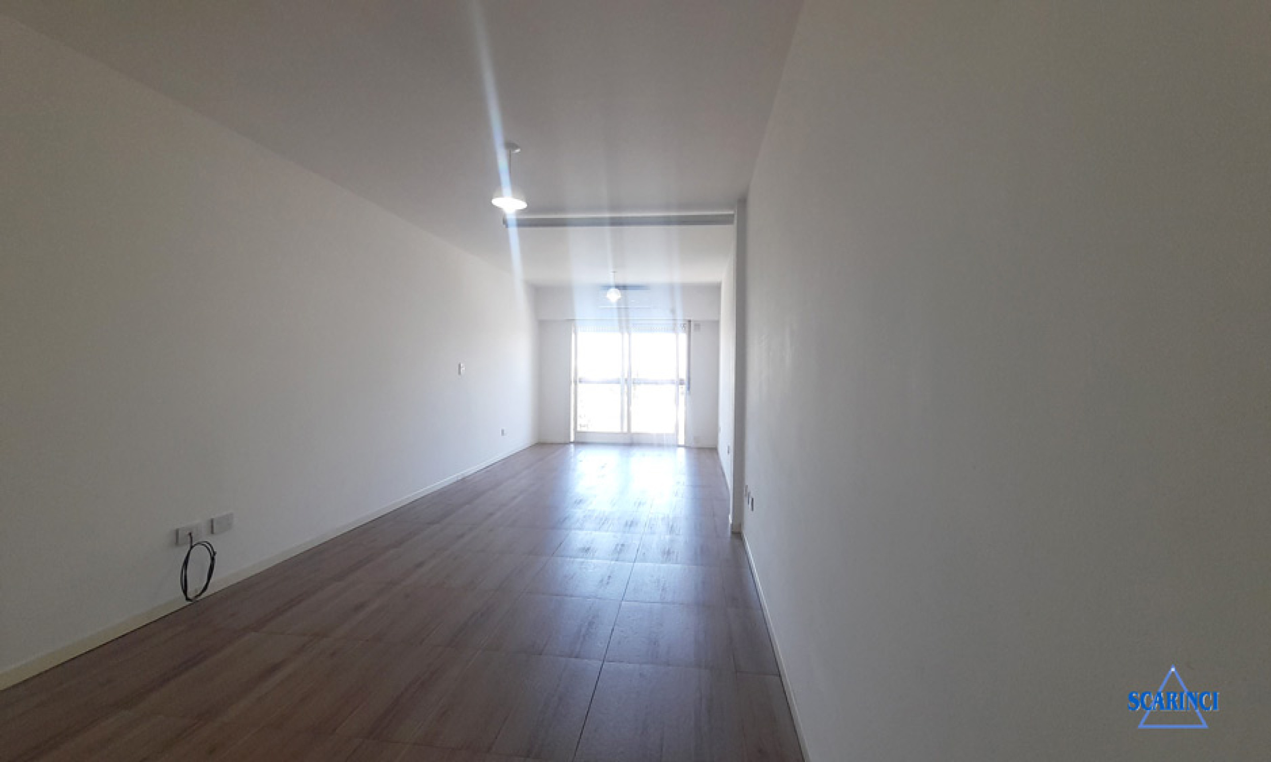 Mono ambiente con balcón en alquiler Sáenz Peña.