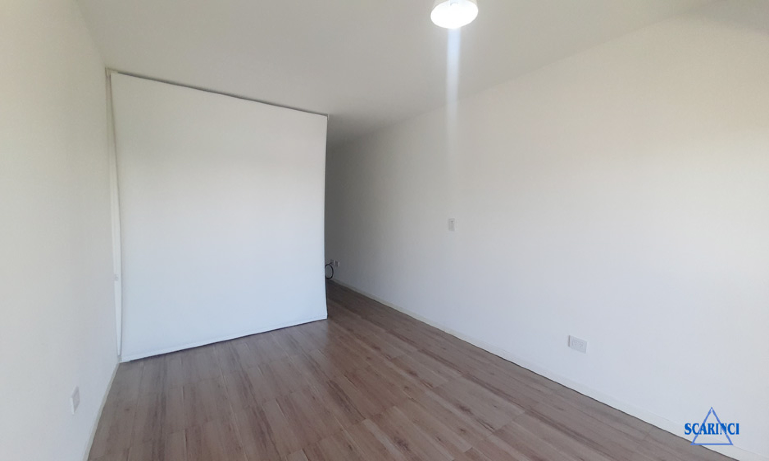 Mono ambiente con balcón en alquiler Sáenz Peña.