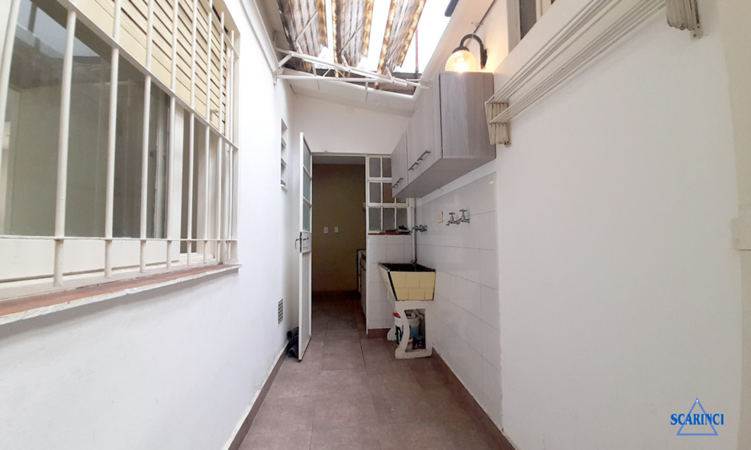 Alquiler Departamento de 3 amb. en P.B. al frente, con patio S, Lugares.