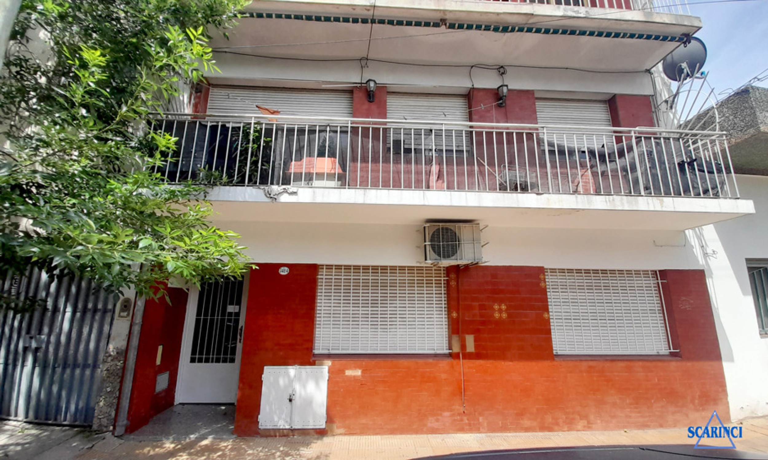 Alquiler Departamento de 3 amb. en P.B. al frente, con patio S, Lugares.