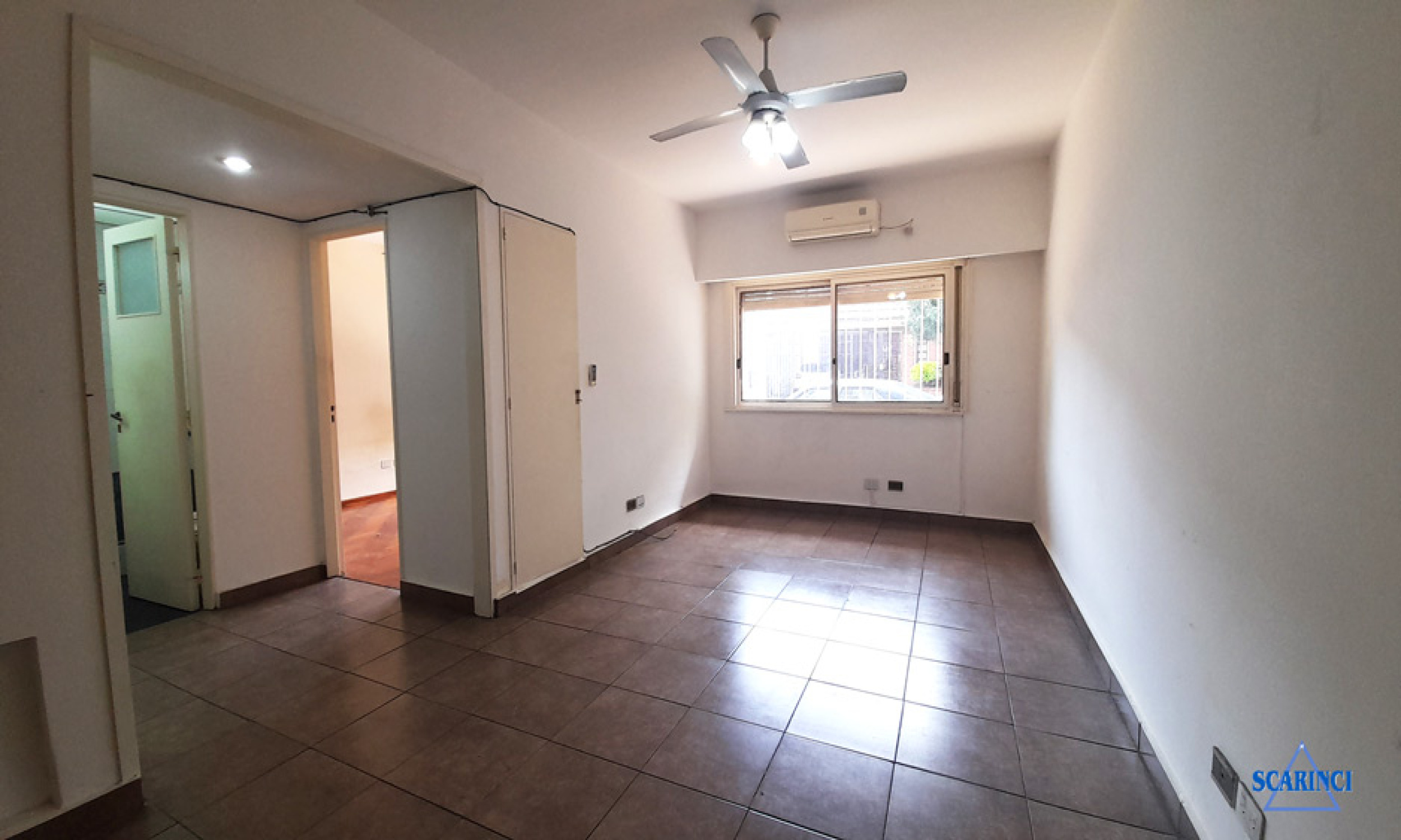 Alquiler Departamento de 3 amb. en P.B. al frente, con patio S, Lugares.