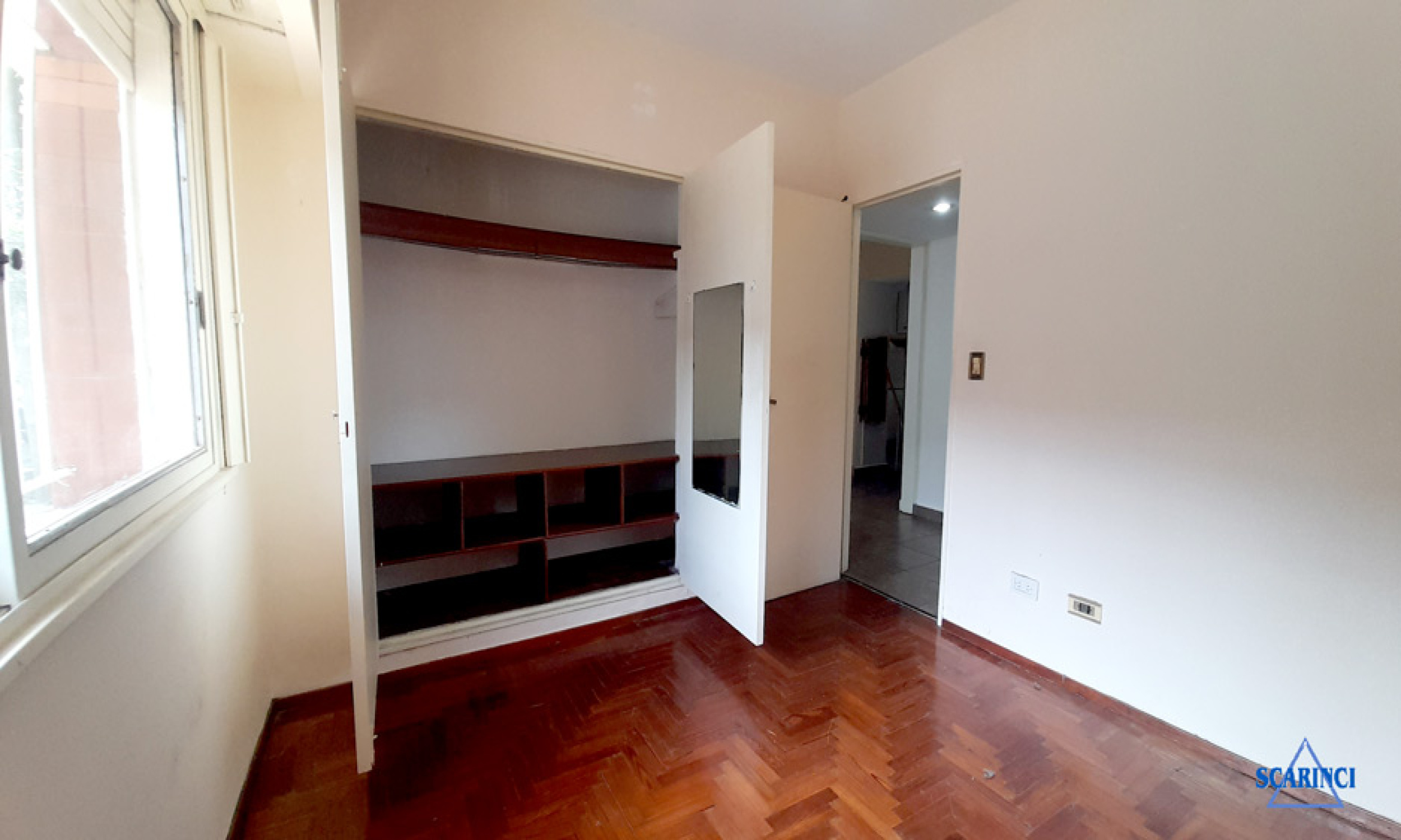 Alquiler Departamento de 3 amb. en P.B. al frente, con patio S, Lugares.