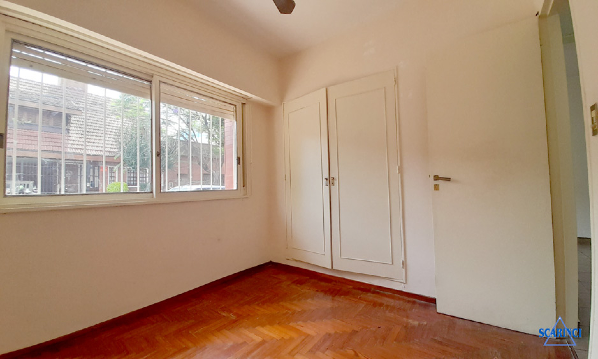 Alquiler Departamento de 3 amb. en P.B. al frente, con patio S, Lugares.