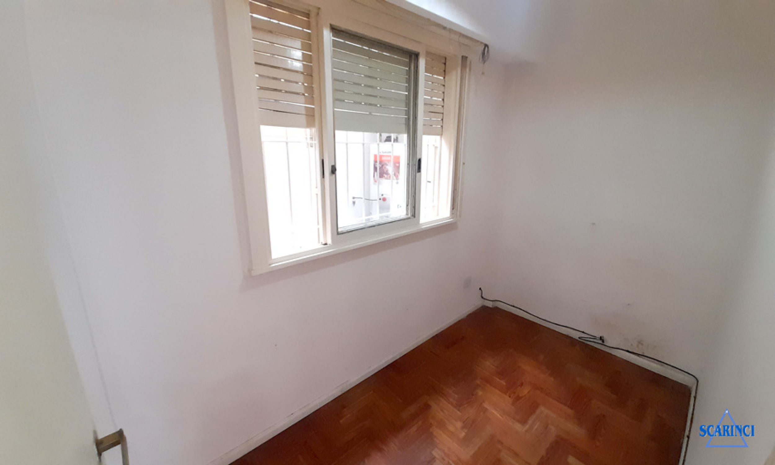Alquiler Departamento de 3 amb. en P.B. al frente, con patio S, Lugares.