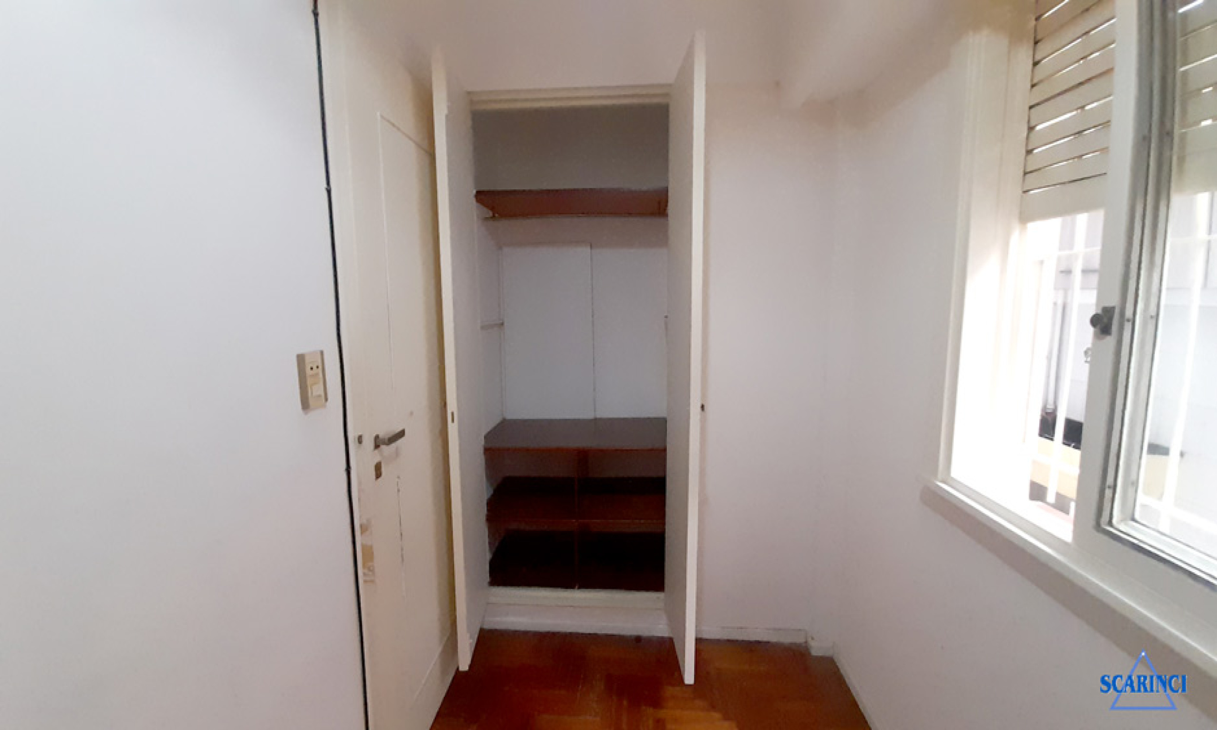 Alquiler Departamento de 3 amb. en P.B. al frente, con patio S, Lugares.