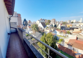 Departamento  monoambiente con balcón en alquiler Caseros