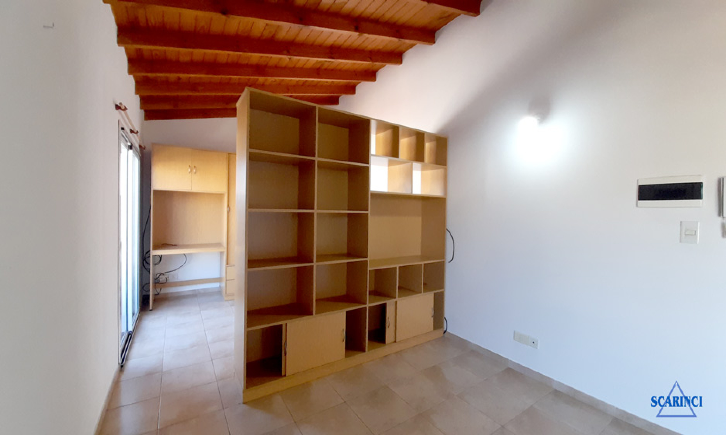 Departamento  monoambiente con balcón en alquiler Caseros