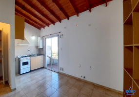 Departamento  monoambiente con balcón en alquiler Caseros