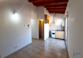 Departamento  monoambiente con balcón en alquiler Caseros