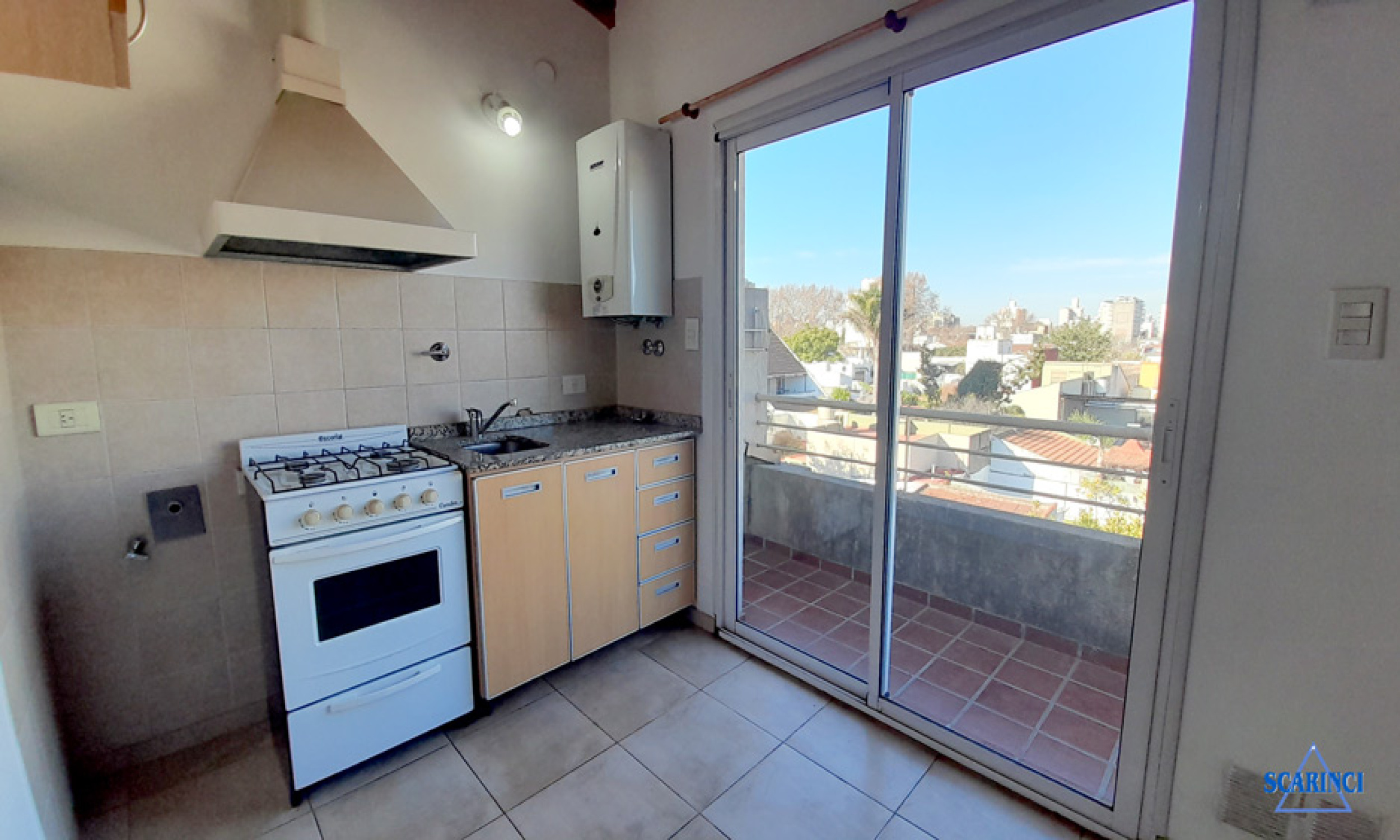 Departamento  monoambiente con balcón en alquiler Caseros