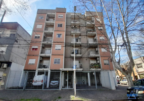 Alquiler departamento 2 ambientes con balcón en Santos Lugares