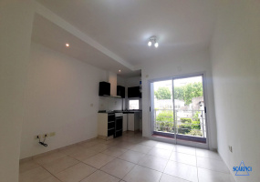 Monoambiente con balcon en alquiler en  Sáenz Peña   