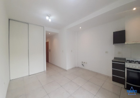 Monoambiente con balcon en alquiler en  Sáenz Peña   