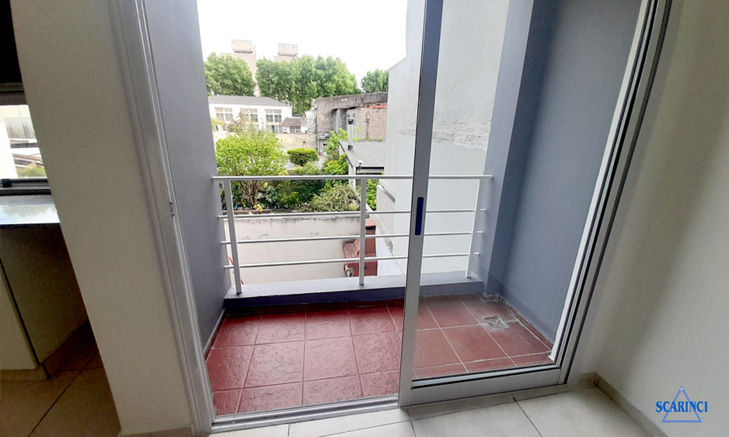 Monoambiente con balcon en alquiler en  Sáenz Peña   