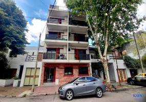 Departamento al frente monoambiente en alquiler con balcón Sáenz Peña.