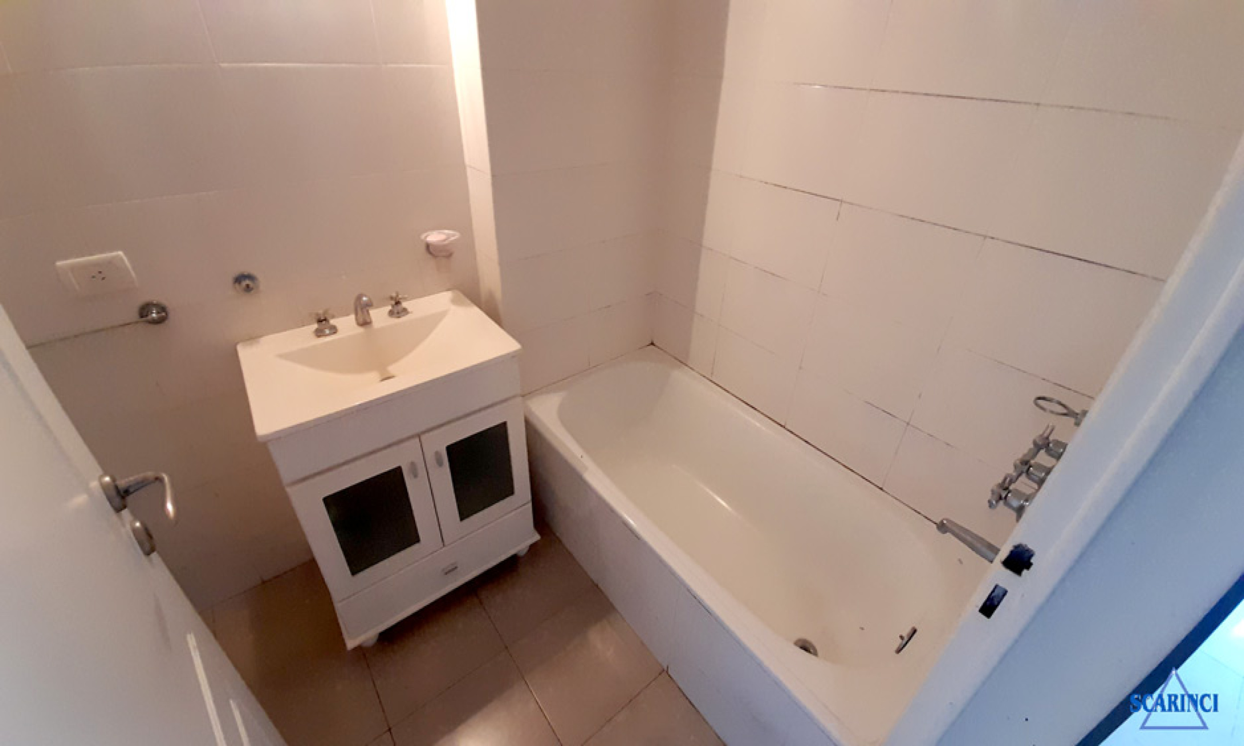 Monoambiente con balcón, amenities y Sum en Santos Lugares.