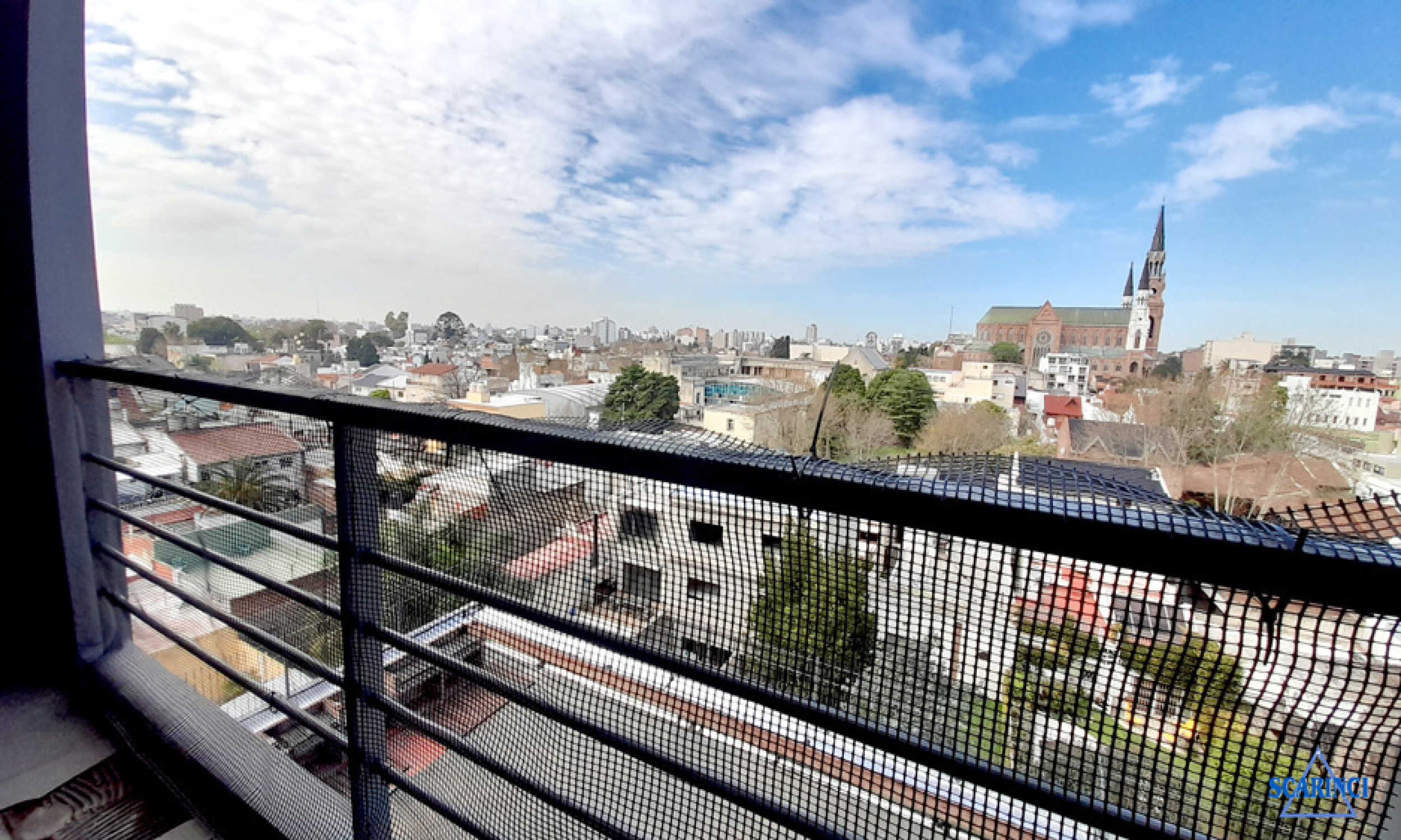 Monoambiente con balcón, amenities y Sum en Santos Lugares.