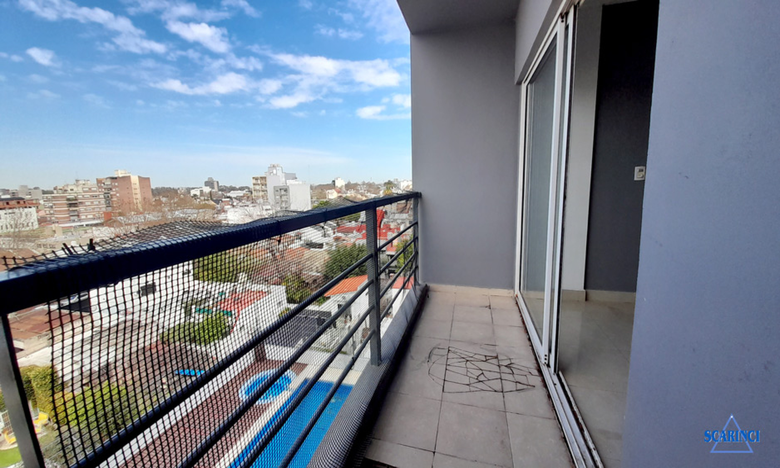 Monoambiente con balcón, amenities y Sum en Santos Lugares.