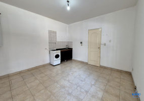 Departamento en alquiler de 2 ambientes en Pb al frente Santos Lugares.