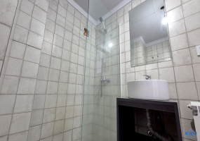 Departamento en alquiler de 2 ambientes al frente con balcón y Sum con parrilla en Sáenz Peña.