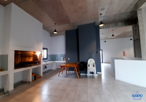 Departamento en alquiler de 2 ambientes al frente con balcón y Sum con parrilla en Sáenz Peña.