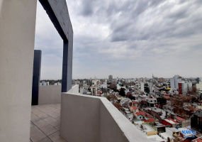 Departamento en alquiler de 2 ambientes al frente con balcón y Sum con parrilla en Sáenz Peña.