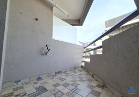 Departamento en alquiler de 2 ambientes al frente con balcón y Sum con parrilla en Sáenz Peña.