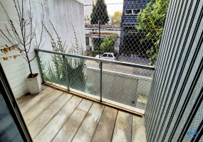 Alquiler Monoambiente divisible al frente con balcón Sáenz Peña.