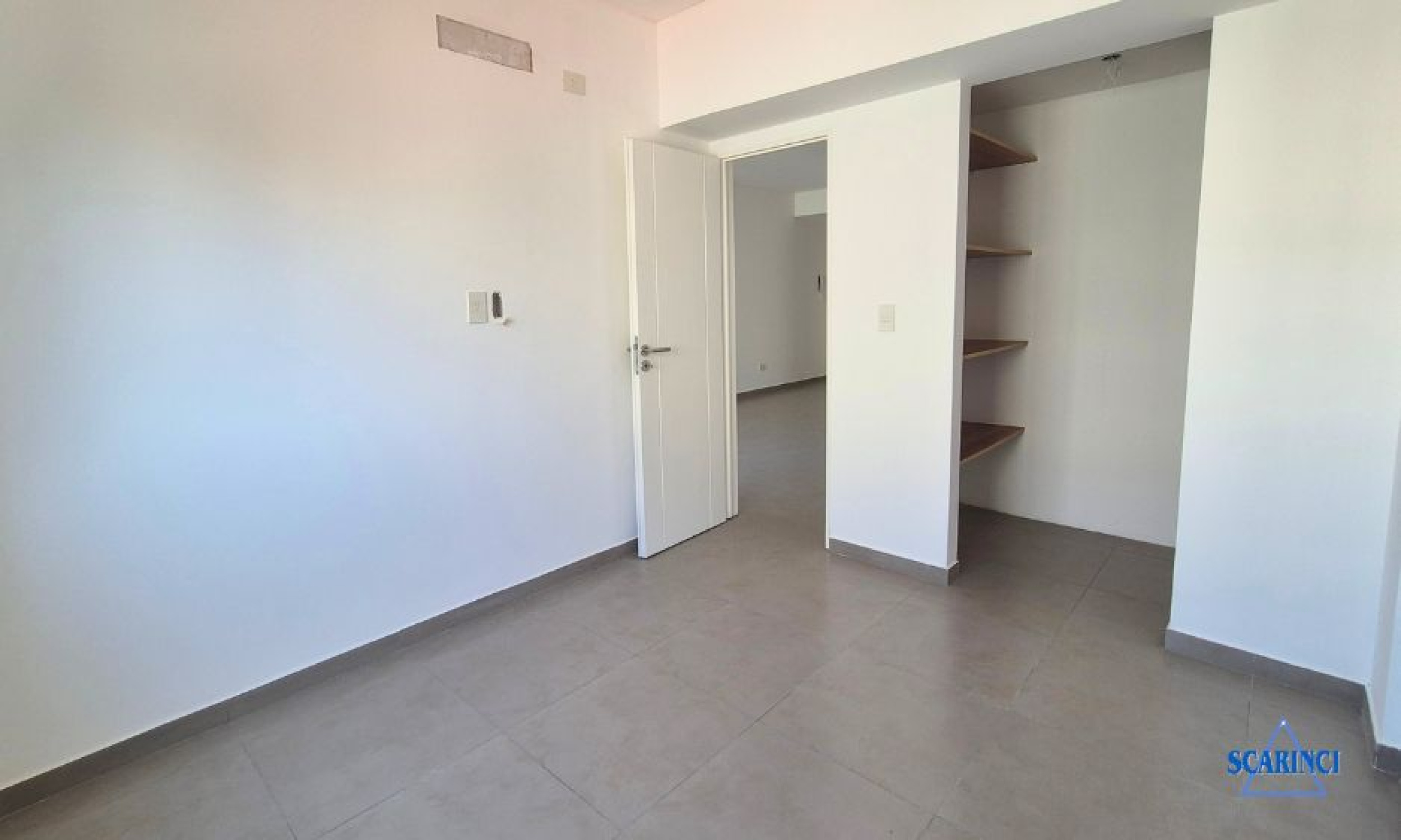 Venta Departamento de 2 ambientes a Estrenar al contrafrente Sáenz Peña.
