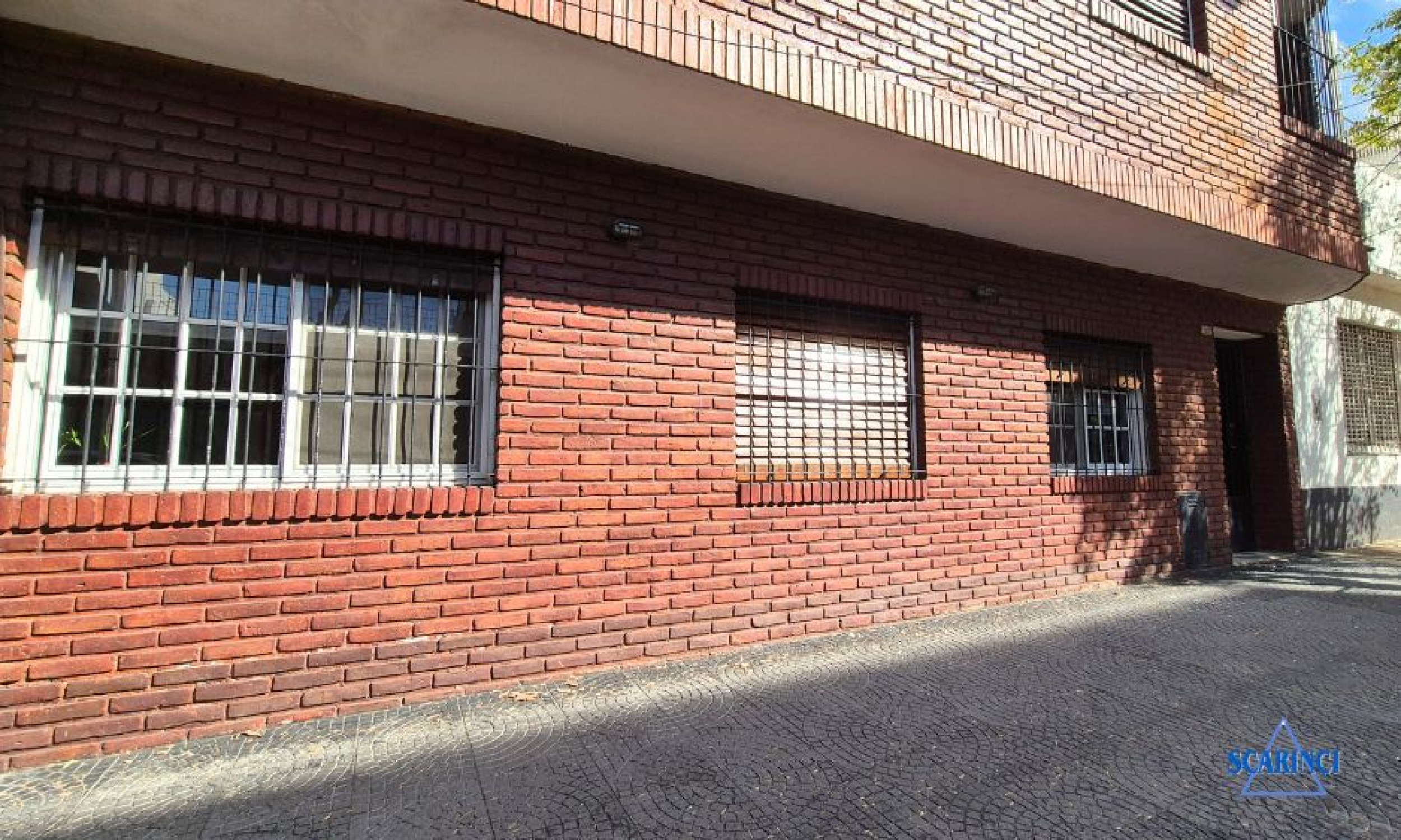 Venta Departamento 3 ambientes al frente en Sáenz Peña.