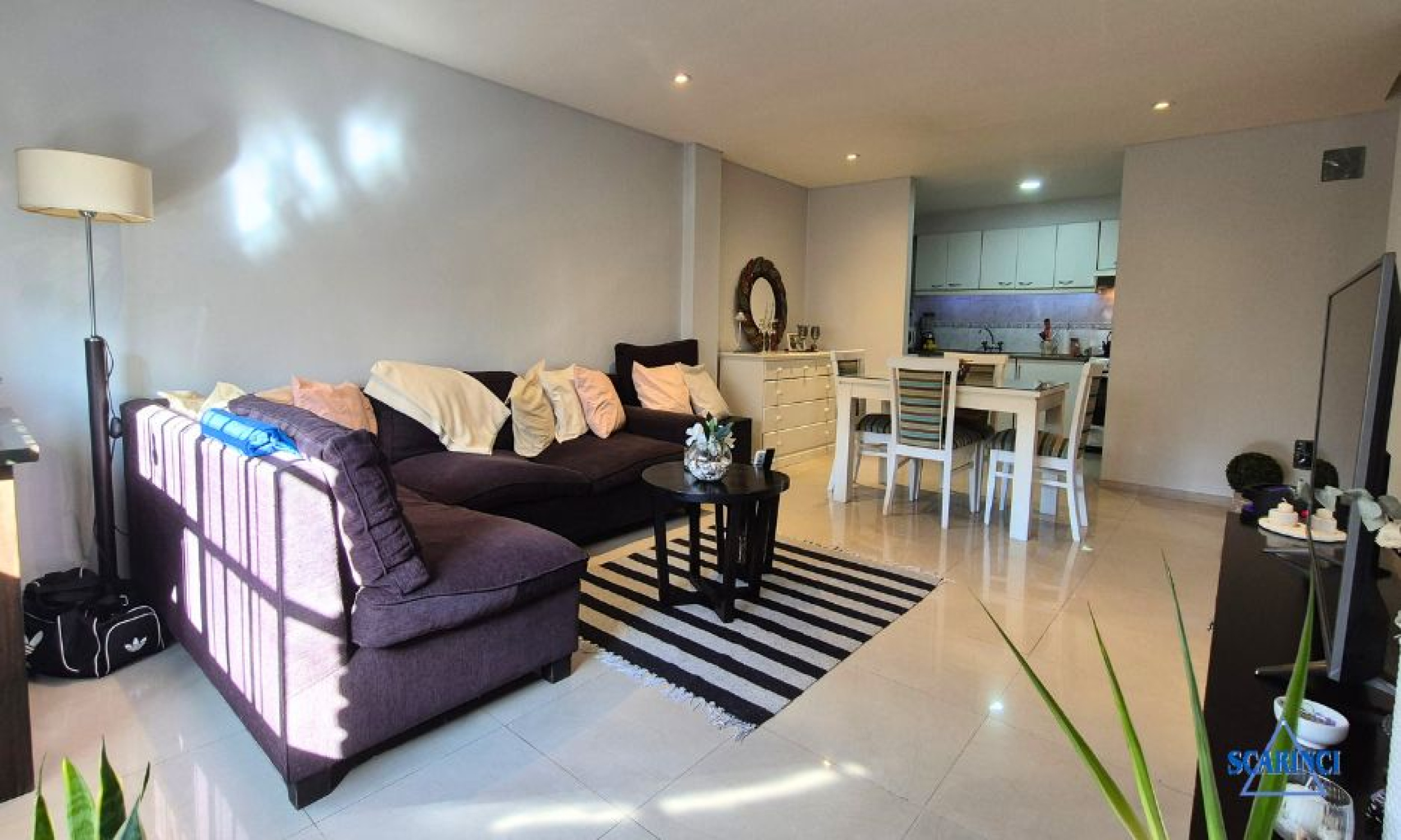 Venta Departamento 3 ambientes al frente en Sáenz Peña.