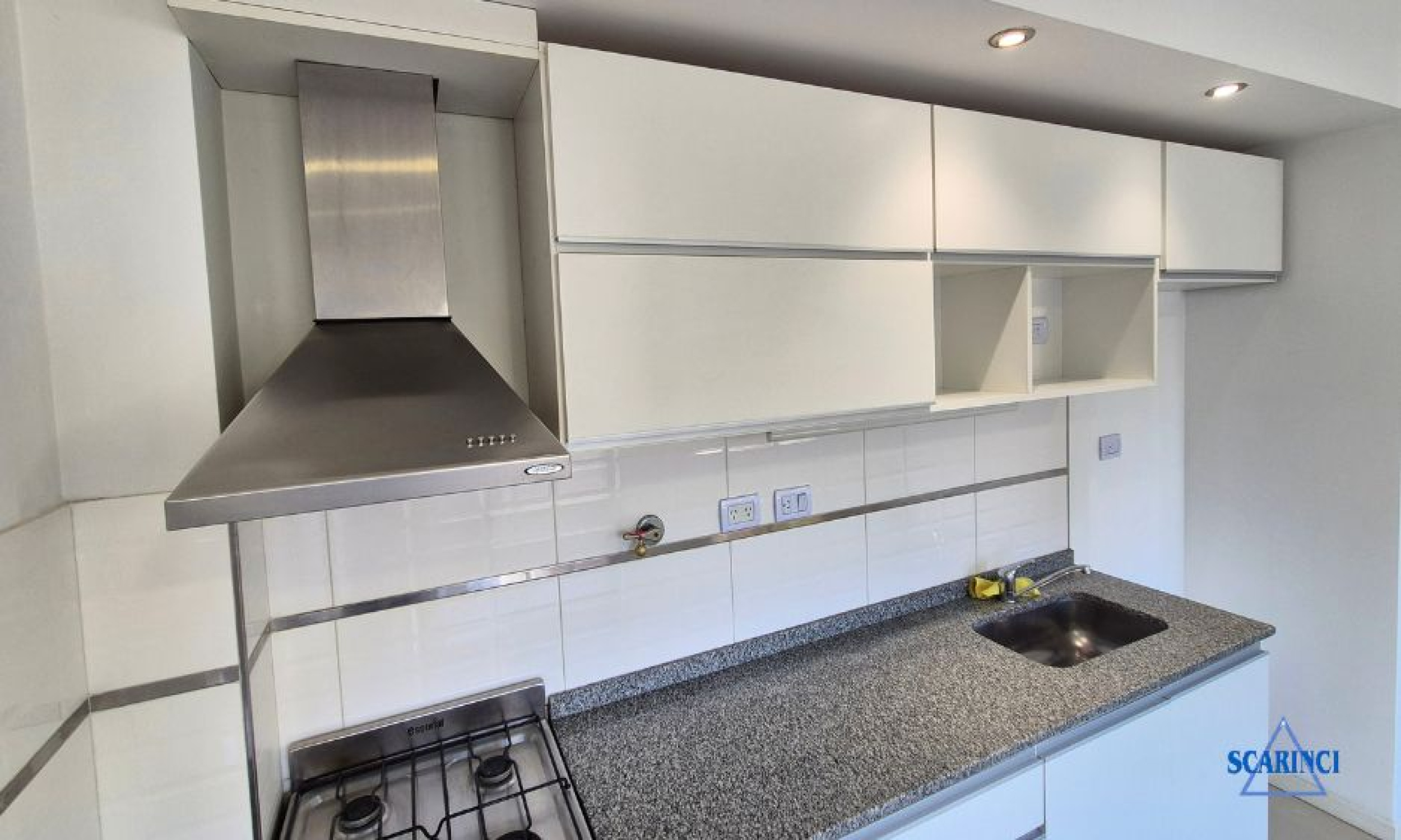 Alquiler Departamento de 2 ambientes con balcón en Sáenz Peña.