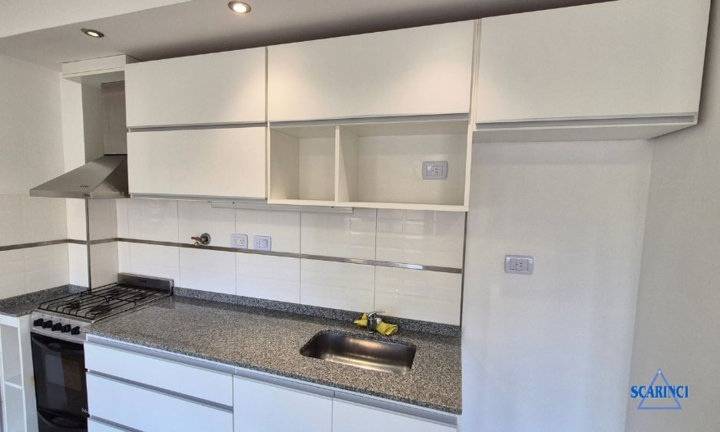 Alquiler Departamento de 2 ambientes con balcón en Sáenz Peña.