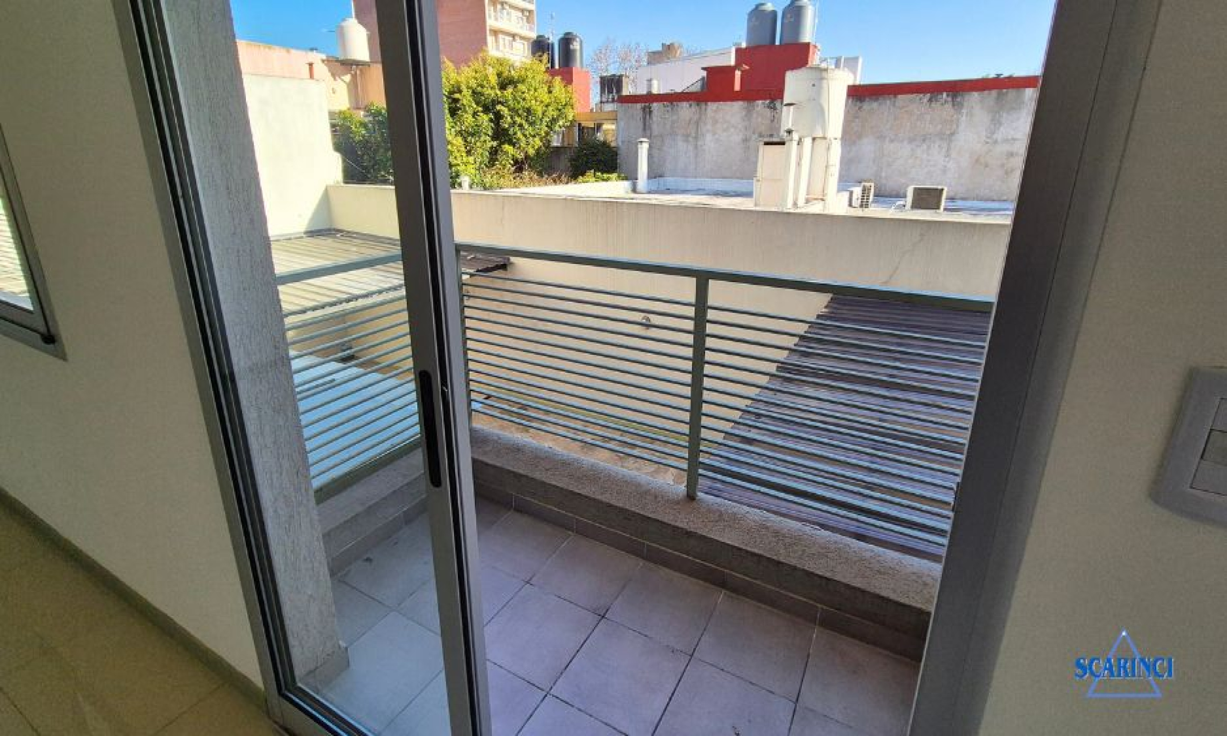 Alquiler Departamento de 2 ambientes con balcón en Sáenz Peña.