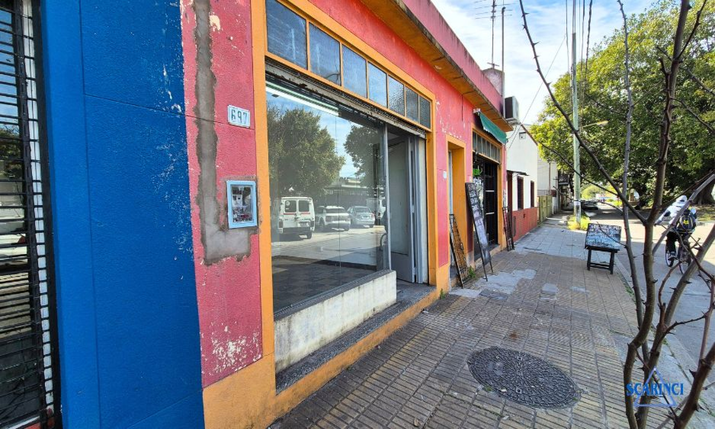 Alquiler de local comercial sin expensas en Villa Lynch.