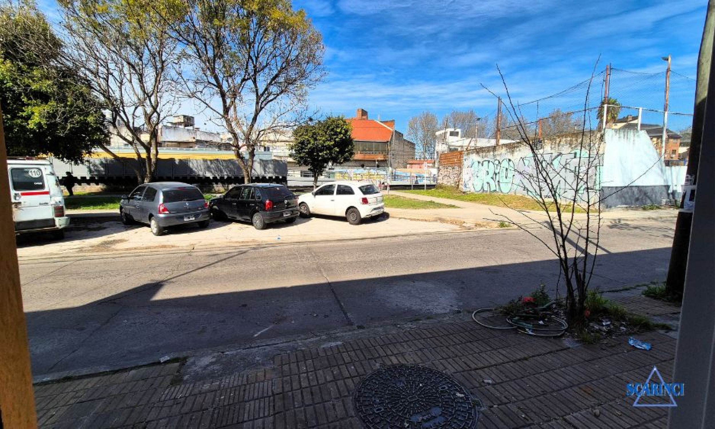 Alquiler de local comercial sin expensas en Villa Lynch.