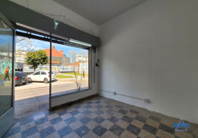 Alquiler de local comercial sin expensas en Villa Lynch.
